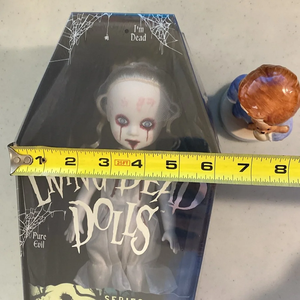 Living Dead Dolls Series 29 The Silent One